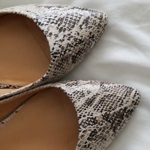 LOFT Snakeskin Flats Size 8